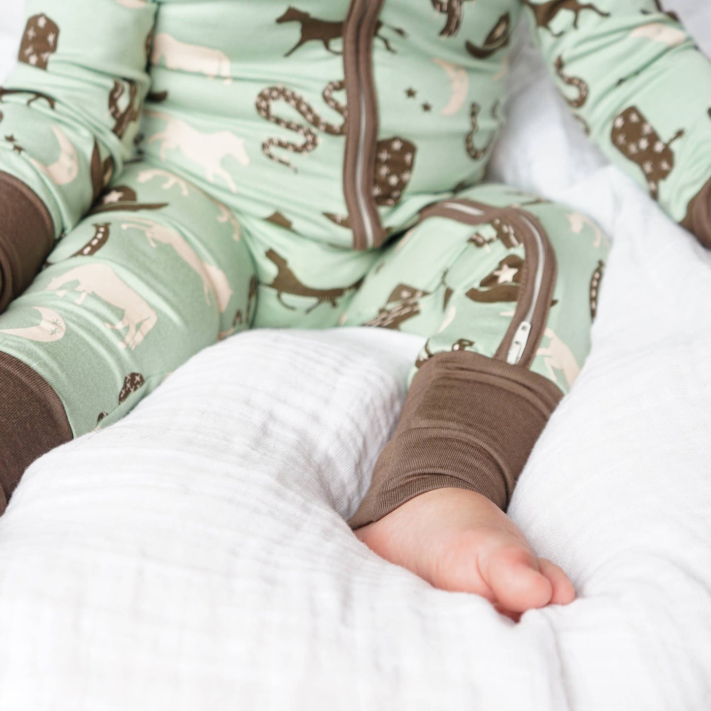 Giddyup Western Horse Bamboo Pajamas Baby Romper Baby Clothes: 3-6M