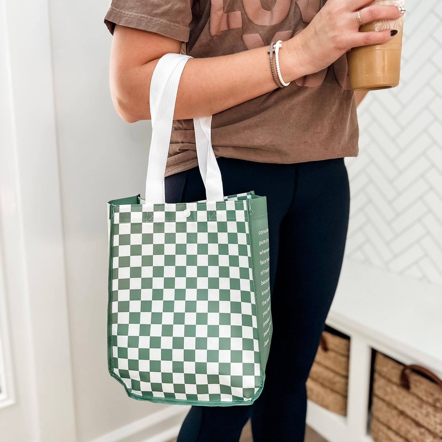 Snap Tote: Tawny Trail