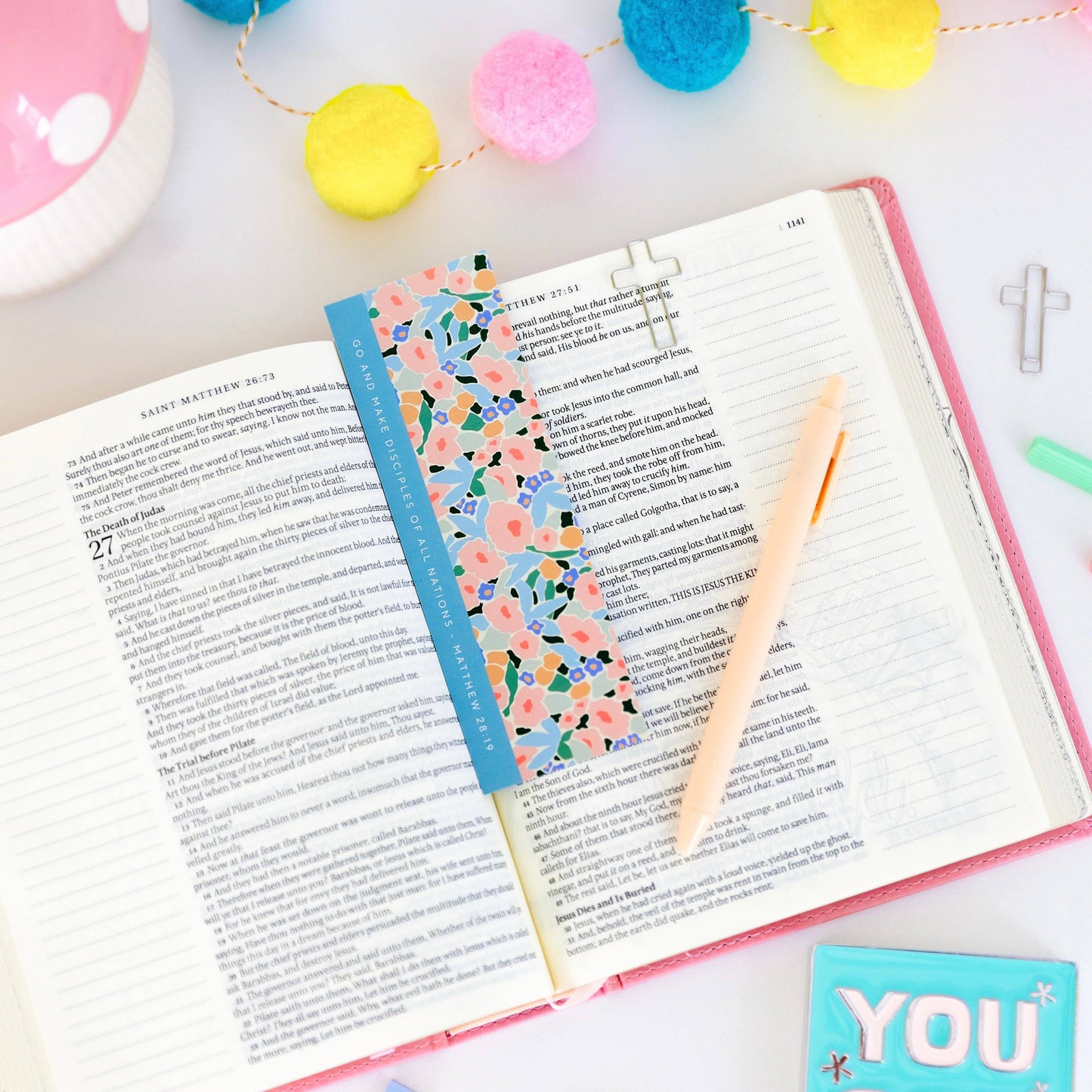 Bookmark + Cross Paper Clips: Bookmark + Cross Paper Clips