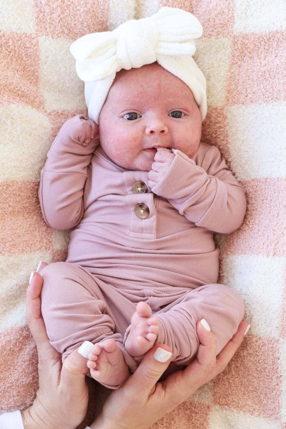 Large Knit Bow: Pearl White