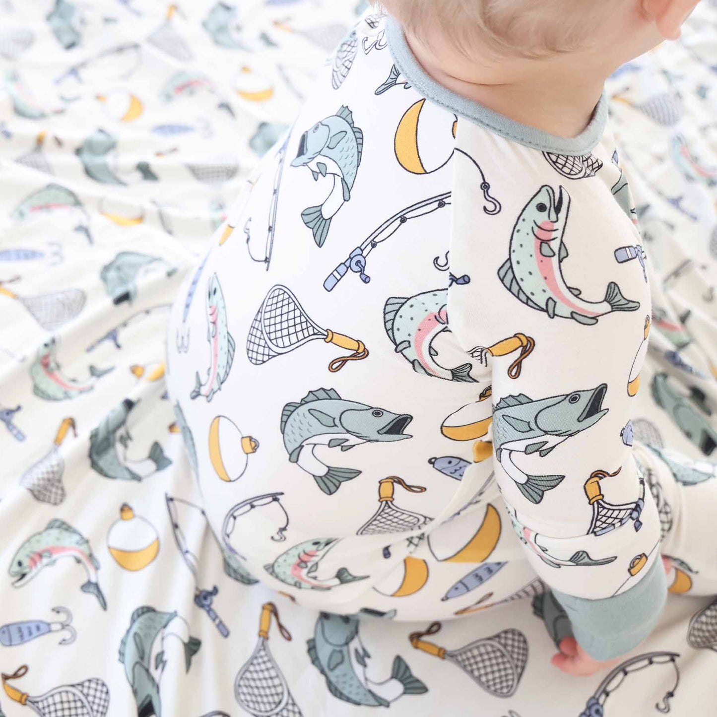 Catch of the Day Convertible Zip Romper: 0-3 months