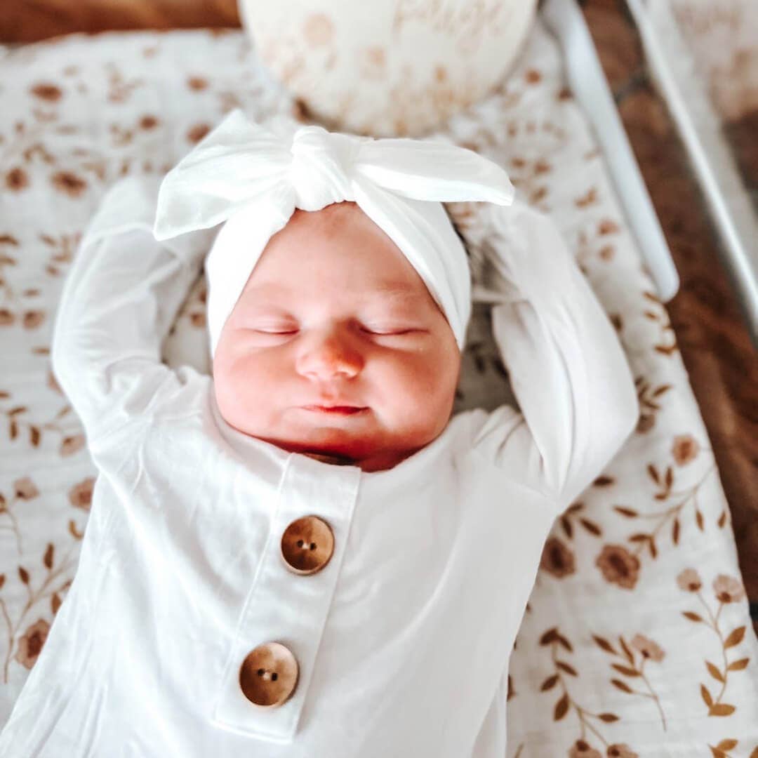 Solid White Bamboo Baby Knot Gown & Hat: Newborn / 7-14lbs+
