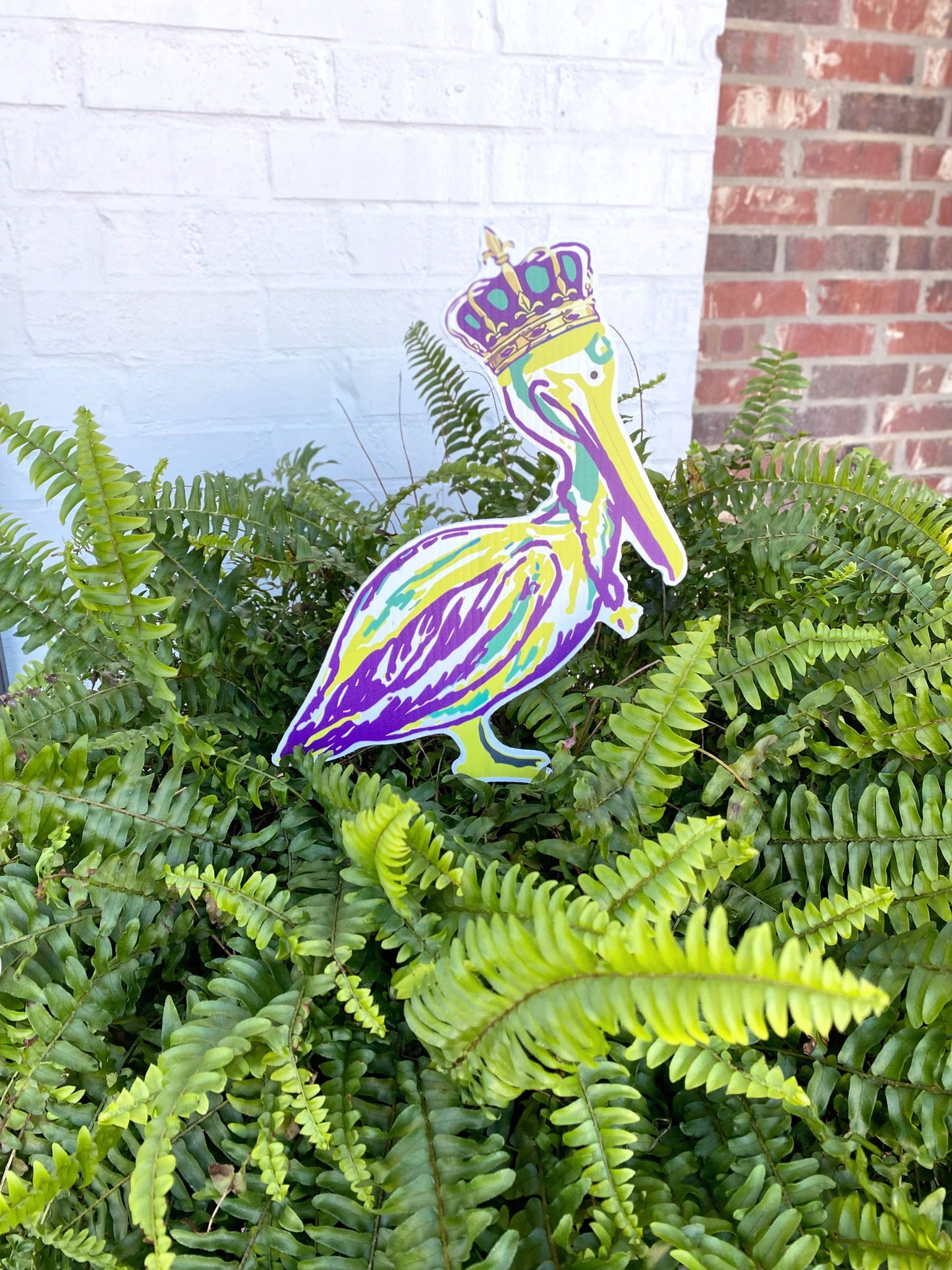 Mardi King Pelican: Flower pot