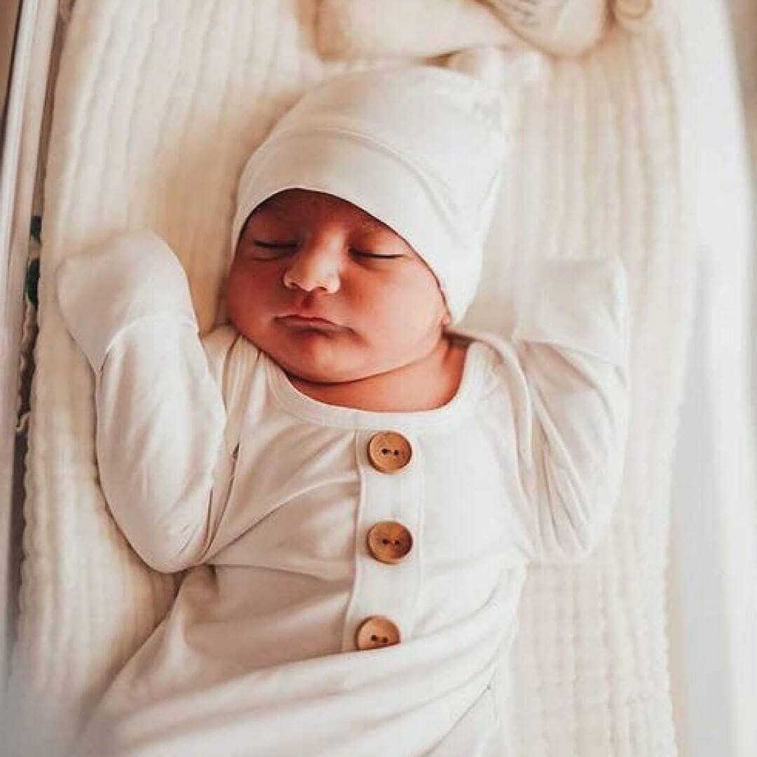 Solid White Bamboo Baby Knot Gown & Hat: Newborn / 7-14lbs+