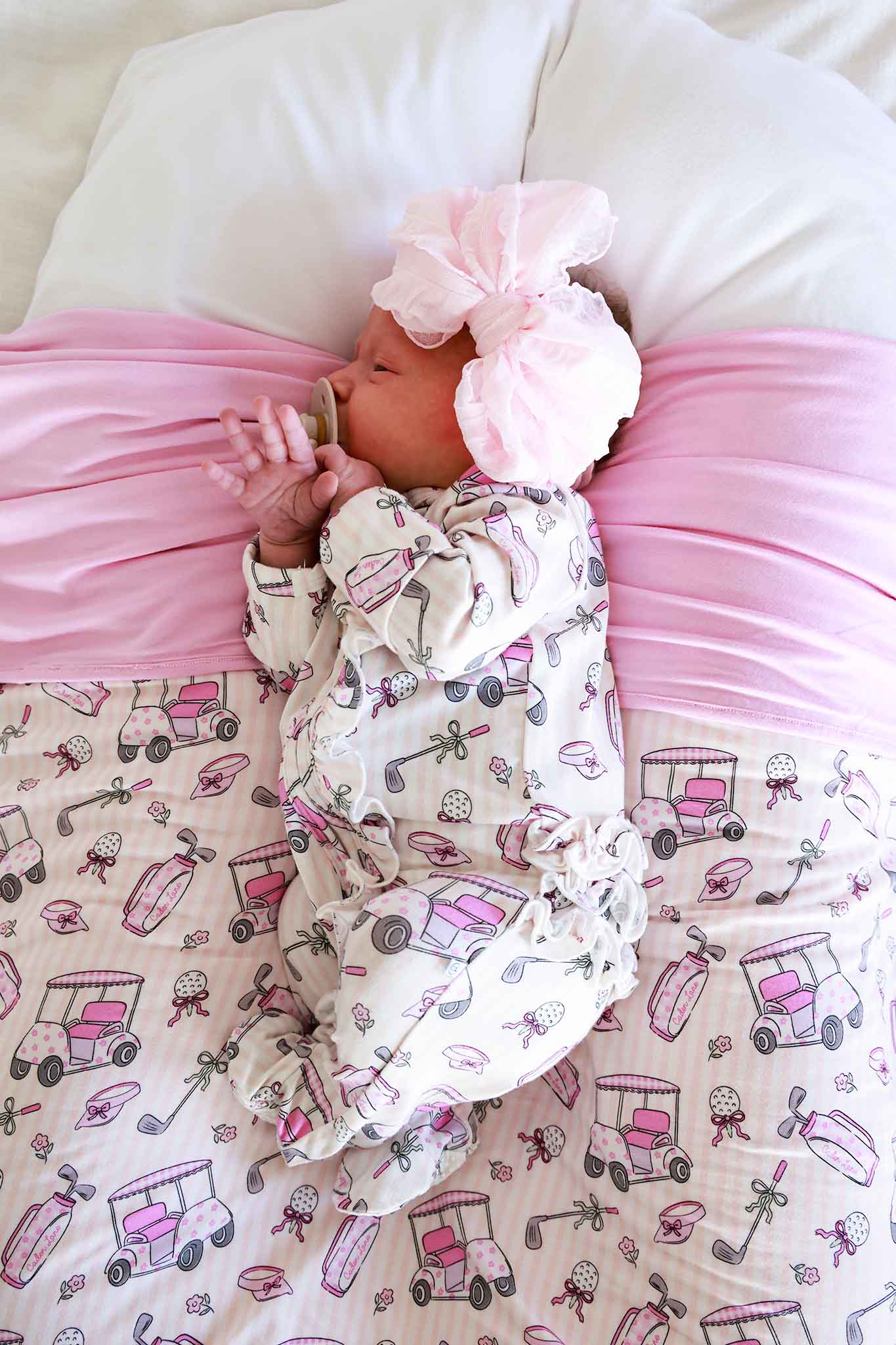 Ruffle Bamboo Zipper Footie | Caddie Crew Pink: 0-3 months
