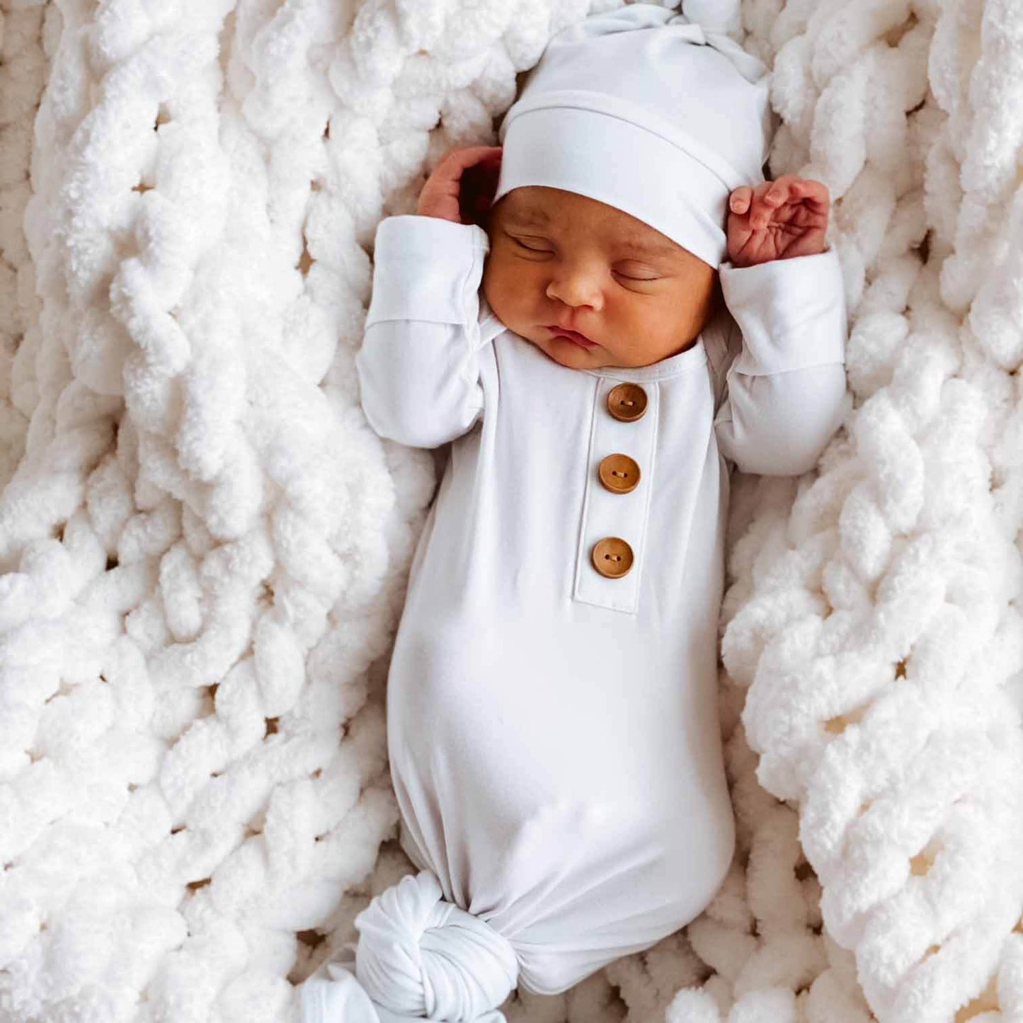 Solid White Bamboo Baby Knot Gown & Hat: Newborn / 7-14lbs+