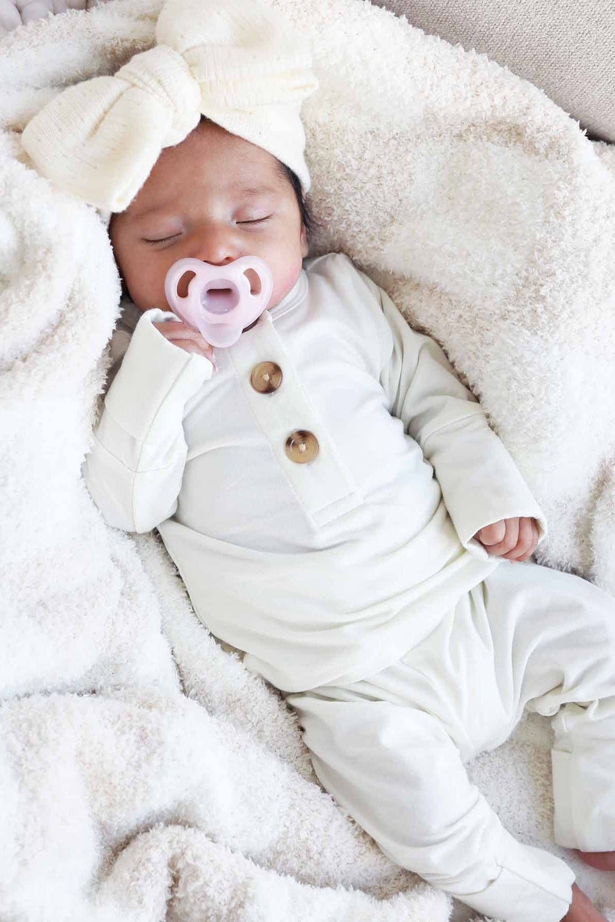 Large Knit Bow: Pearl White
