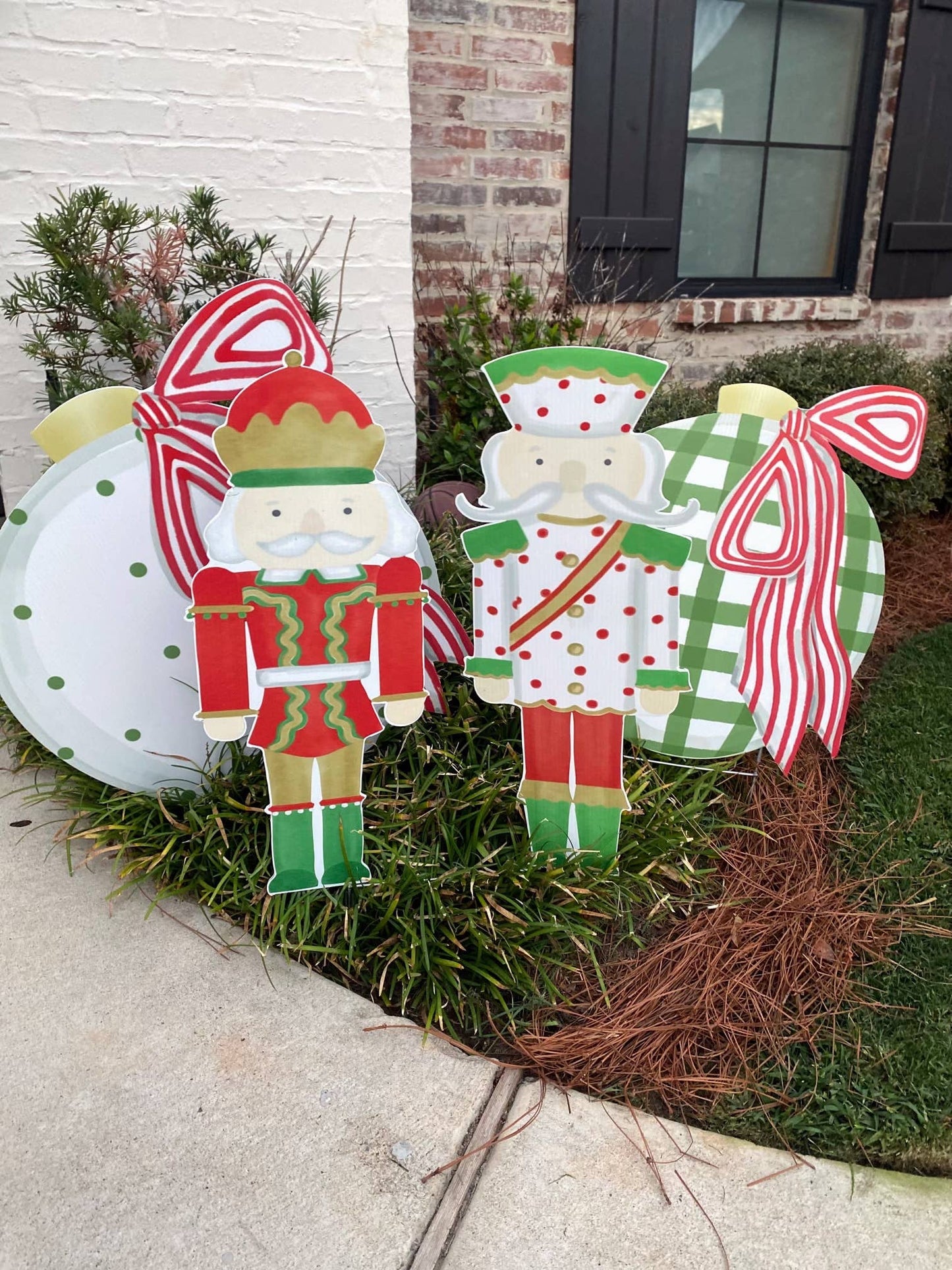 Green and white Ornaments: Large