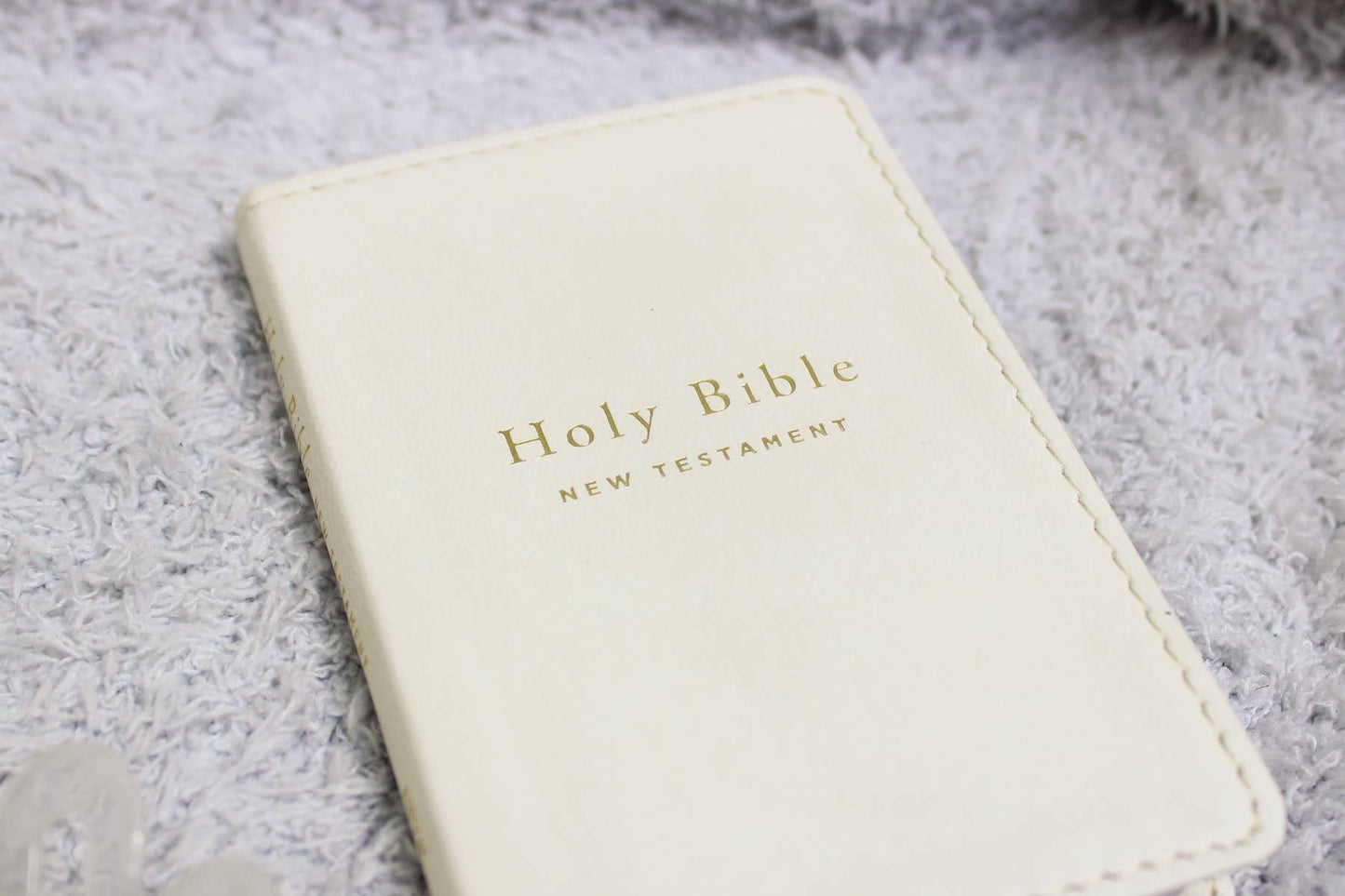 NIV Tiny Testament Bible New Testament Leathersoft White