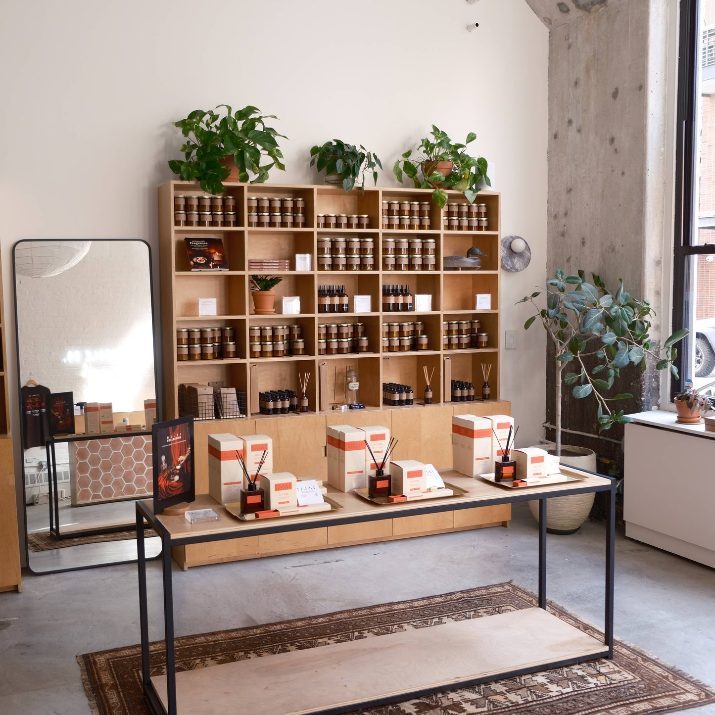 Teakwood & Tobacco - 7.75 oz Room & Linen Spray: 7.75 oz