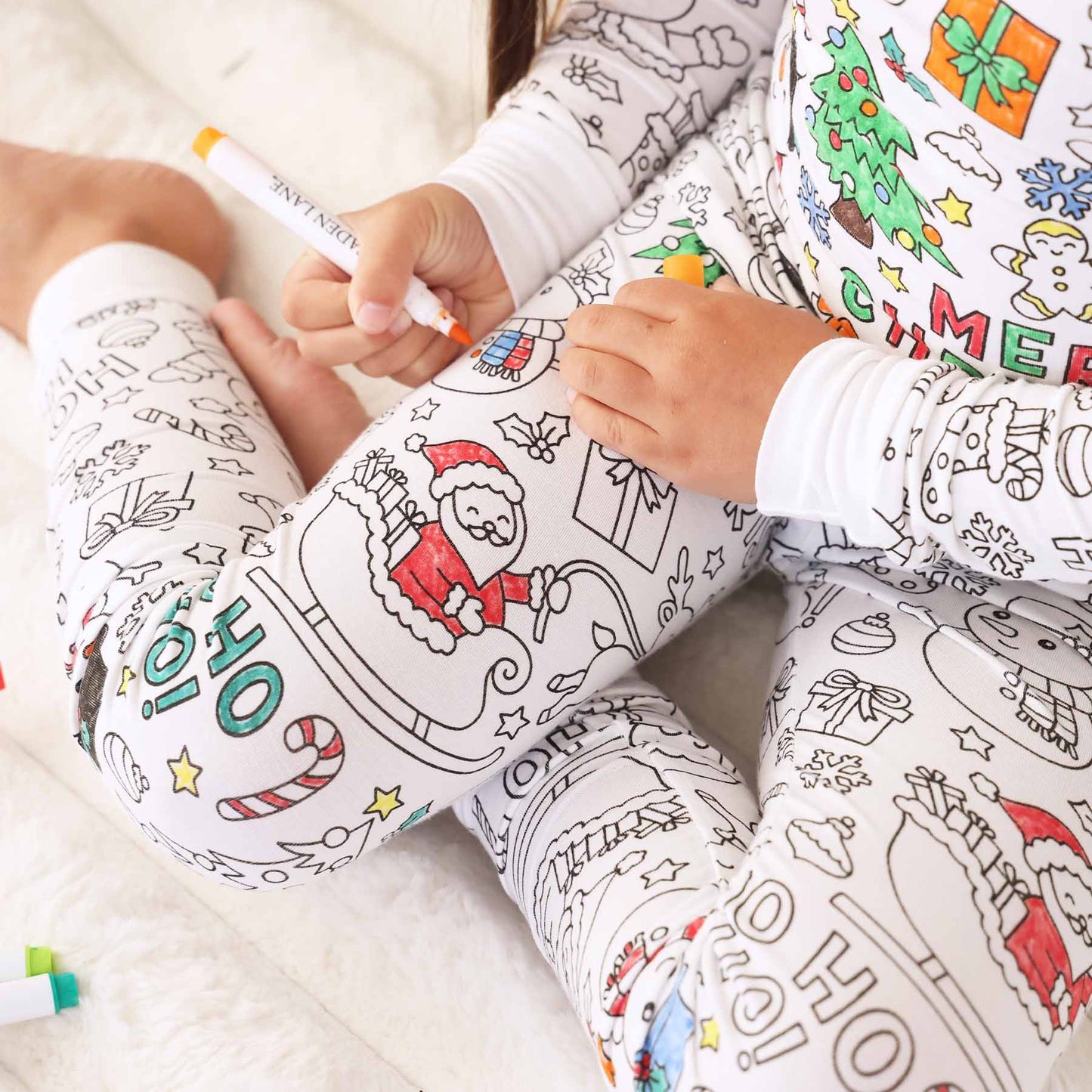 Colorable Two Piece Pajama Set | Christmas Morning: 3T