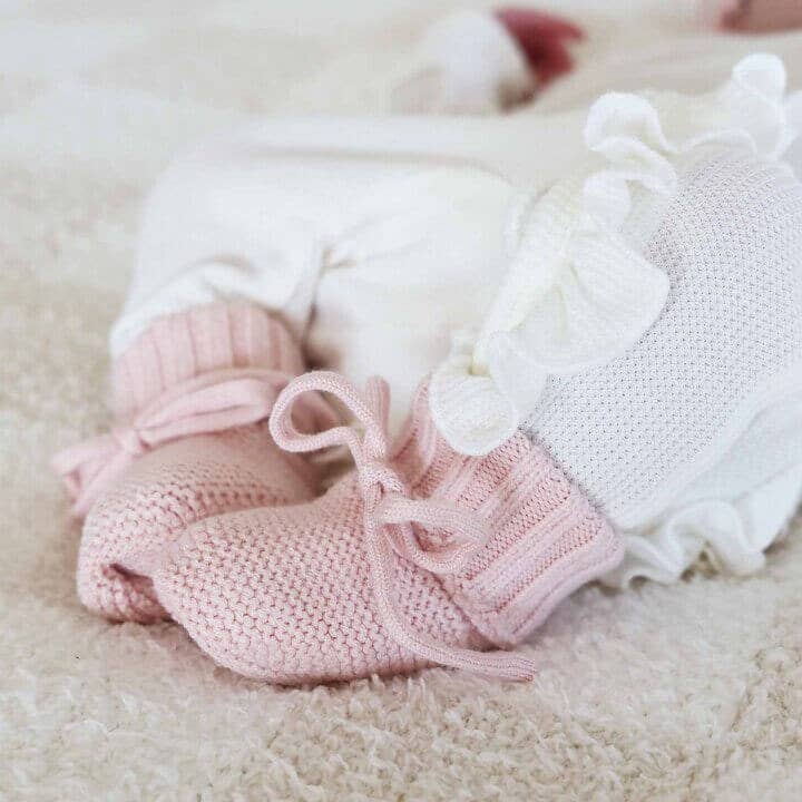 Knit Newborn Bow Booties: Baby Pink